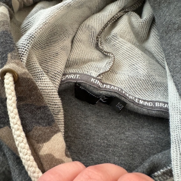 Ampersand Grey Camo Sweatshirt - Picture 5 of 6